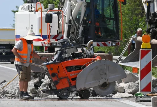 Sperrung wegen Hitzeschäden: A2 und A14 frühestens Mittwoch wieder frei