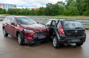 Stau nach Crash auf A9 bei Leipzig: Feuerwehrmann in Klinik