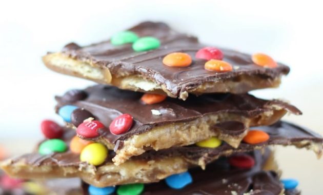 Christmas Crack Recipes You'll Crave 1 featured 276362