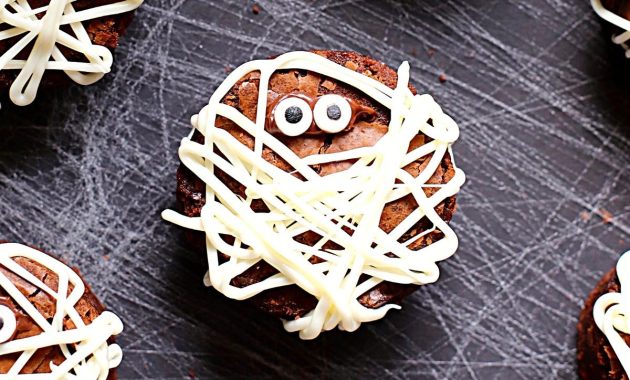 Halloween Mummy Brownies Recipe: Creepy Wrapped Treats 1 featured 277967