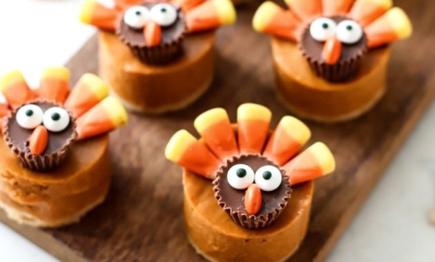 How to Make Pumpkin Pie Turkeys for Thanksgiving 1 featured 278070