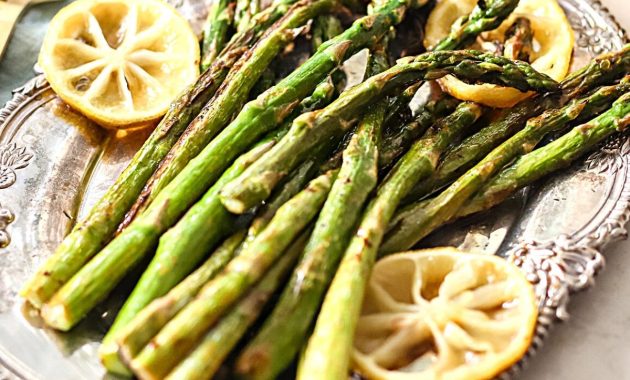 Crispy Oven-Roasted Asparagus Recipe for Easter or Anytime 1 featured 279015