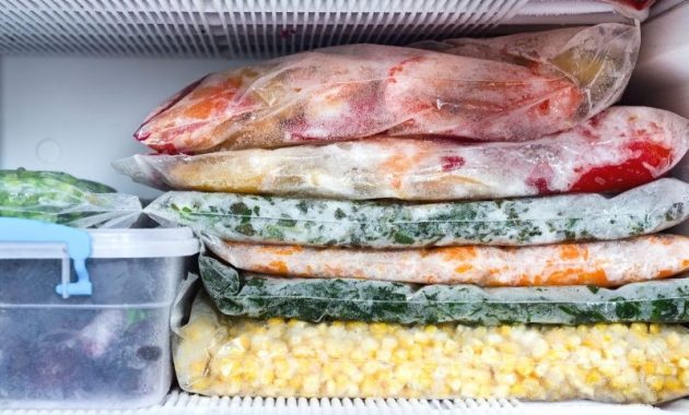 How to Freeze Fruits and Vegetables for Long Term Storage 1 featured 282417