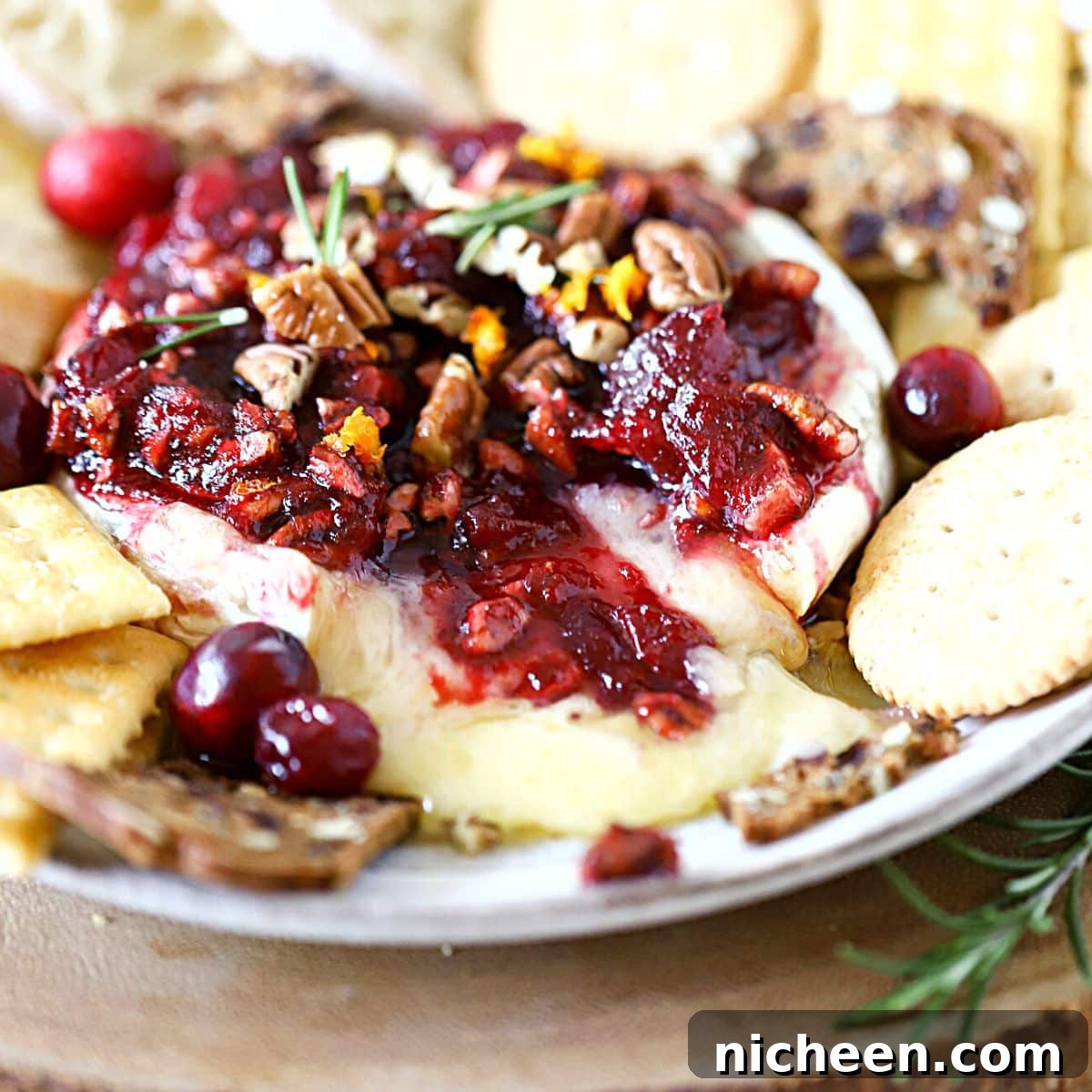 Cranberry Baked Brie: Festive Holiday Appetizer