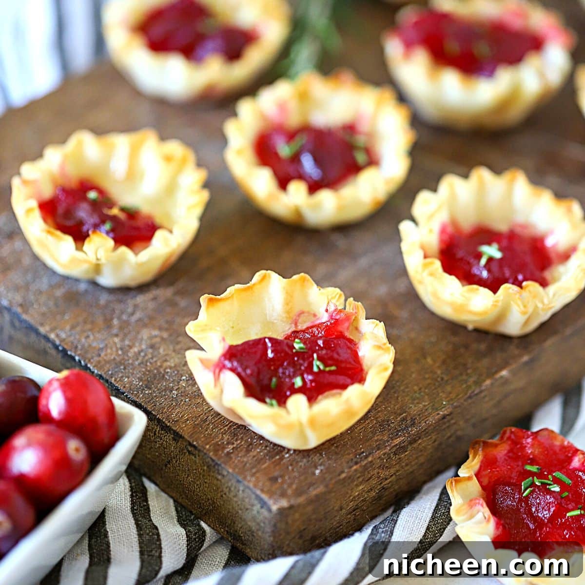 Mini Cranberry Brie Bites in Crispy Phyllo Cups 5 Mini Cranberry Brie Bites in Crispy Phyllo Cups
