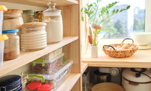 Organize Your Pantry: Smart Storage and Layout Ideas 1 featured 298358
