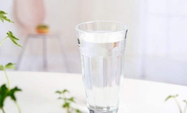 10 Science-Backed Reasons to Drink More Water 1 featured 652