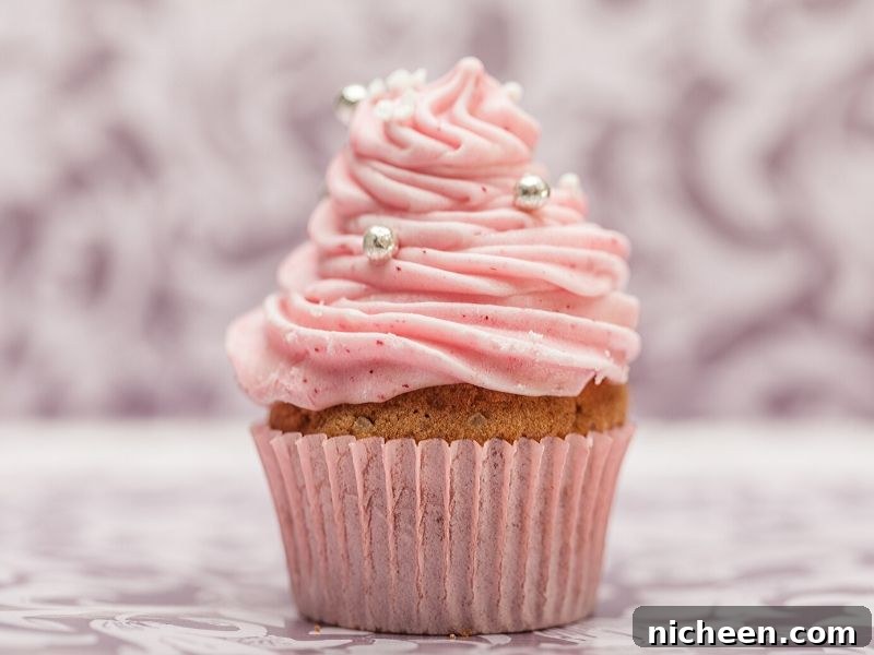 40 Baking Tips That Transform Cakes, Cookies and Bread 8 Cupcake with pink frosting