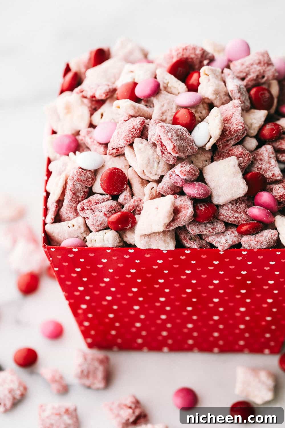 25 Cute DIY Valentine's Day Treats to Make and Gift 6 Sweetheart buddies in a red container.
