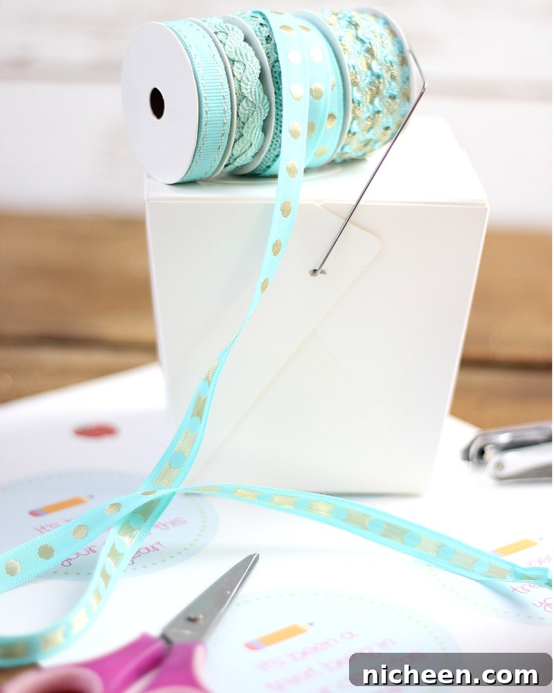 Saltine Toffee Recipe for Teacher Gifts 8 Appreciate teachers with this Saltine Toffee Teacher Gift Idea! It's easy to make, but leaves a delicious impression. FREE printable gift tags!