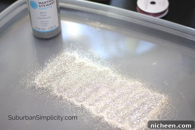 DIY Sparkly Mini Wreath